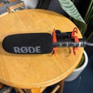 Canon C200 Cenima Camera